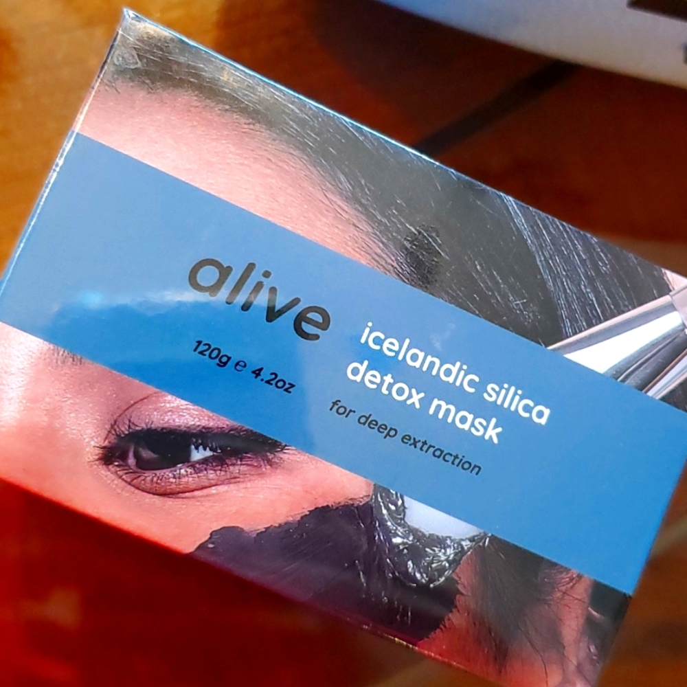 ALIVE Silica Detox Mask